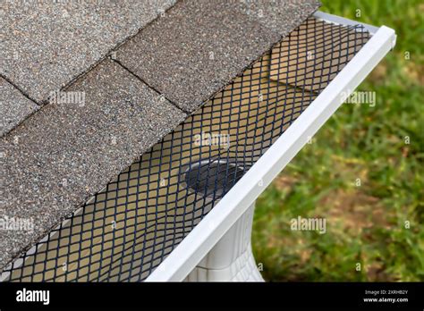 Rezultat imagine pentru Installing Privacy Screen