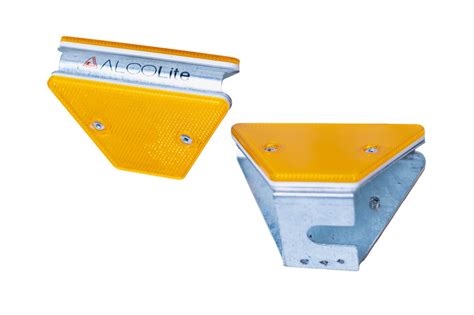 Road Pavement Marker Highway Guardrail Reflector Trapezoid Guardrail ...