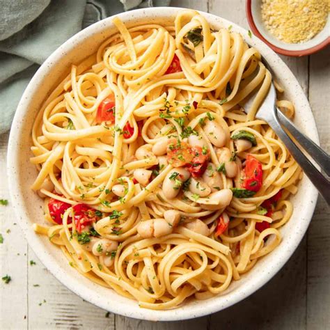 Lemony White Bean Pasta (30 Minute Dinner!) - Connoisseurus Veg