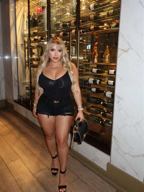 Ara Queen Bae -Age, Height, Net Worth, Boyfriend, Bio, Wiki, Facts