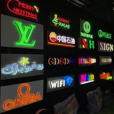 Backlit Building Signage 的图像结果