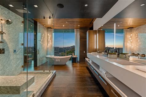 Luxury Mansions Bathroom 7 Luxury Homes With Over The Top Bathrooms On