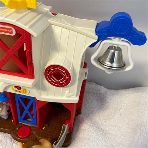 Fisher Price Little People Barn with Animals(s)