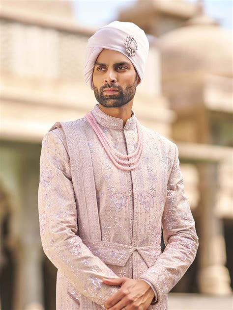 Traditional Outfit For Men: Buy Mens Ethnic Wear Online - KORANM