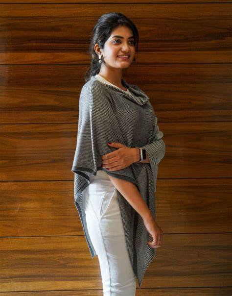Grey and White Ponchos – zameeni