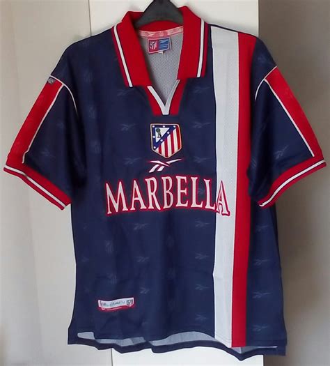 Atletico Madrid Uit voetbalshirt 1999 - 2000. Sponsored by Marbella