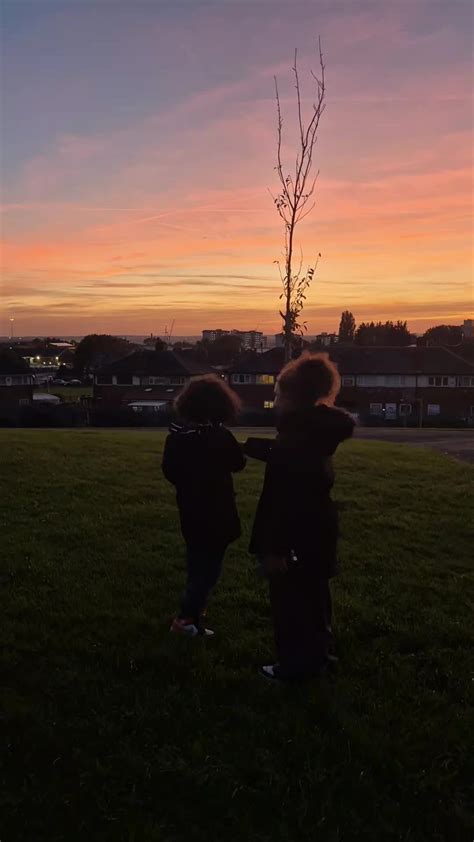 Esha Mae (@eshamae1) - Urlebird