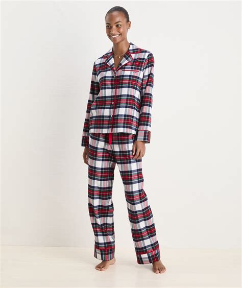 Holiday Pajamas for Men, Women & Kids | vineyard vines