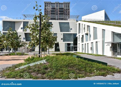 Glassell Junior School at the Museum of Fine Arts in Houston, Texas ...