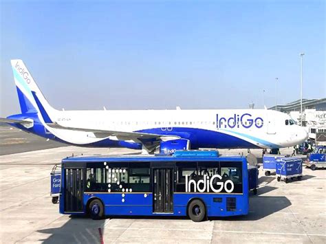 In a single day, the engines of two flights stopped in the sky