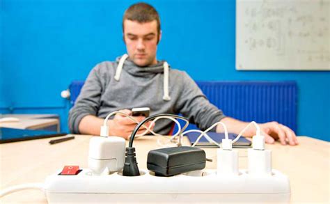 7 Popular Myths About Your Mobile Phone - Busted