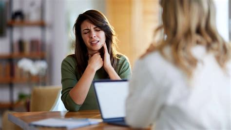 Why Does My Throat Hurt When I Yawn? Know The Reason