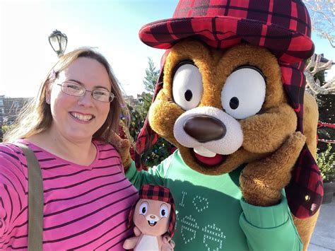 Who is Earl the Squirrel? Universal Orlando’s Holiday Mascot – Orlando ...