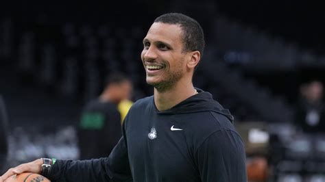 Joe Mazzulla delivers another odd statement during Celtics-Magic ...