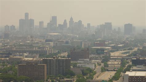 Report: Detroit has world's worst air quality amid drifting Canadian ...