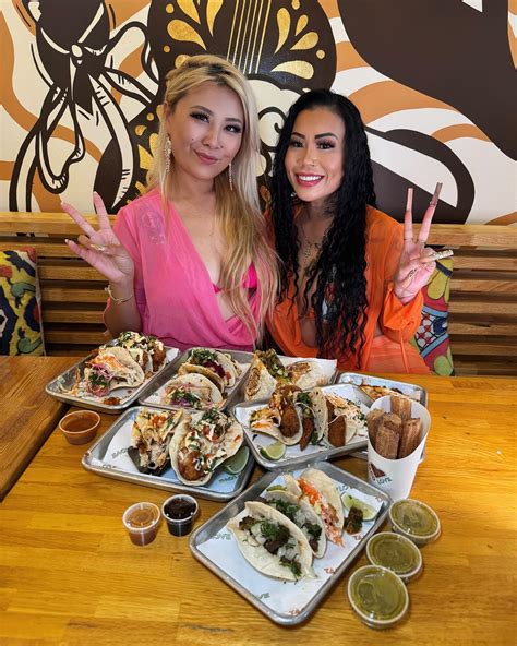 🥗🥩🌯🍟Raina Huang🍔🍗🍕🥙 | Massive honey ice cream waffle cone 👀 @honeymeehouston @mr.stretch19 ...