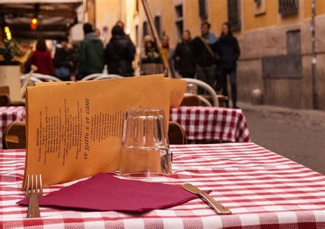 The 7 Best Restaurants In Rome, According to a Local