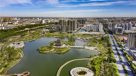 建设世界一流高端能化基地 推进转型升级高质量发展——访榆林市市长李春临-半月谈