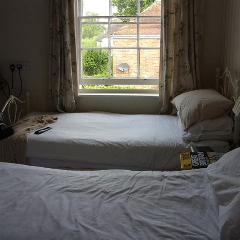 PRINCE LEOPOLD INN (Warminster, England) - B&B Reviews & Photos ...