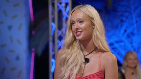 Watch Are You The One? UK Online | Stream Season 1 Now | Stan