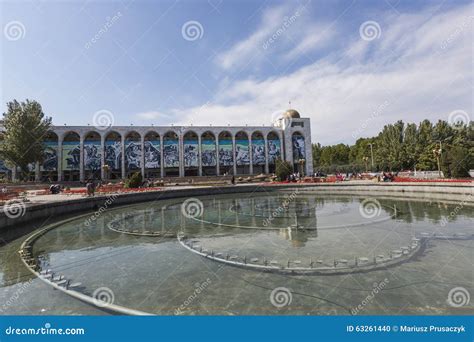BISHKEK, KYRGYZSTAN - SEPTEMBER 27, 2015: Ala-Too Square. Bishkek ...