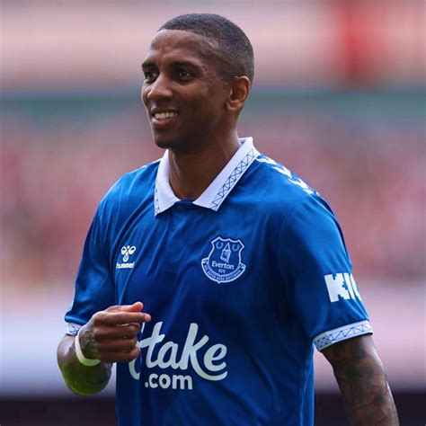 [FotMob] "마르티넬리 삭제" 오늘자 에버튼 85년생 RB '애슐리 영' 스탯 (vs 아스날) - 유머/움짤/이슈 - 에펨코리아