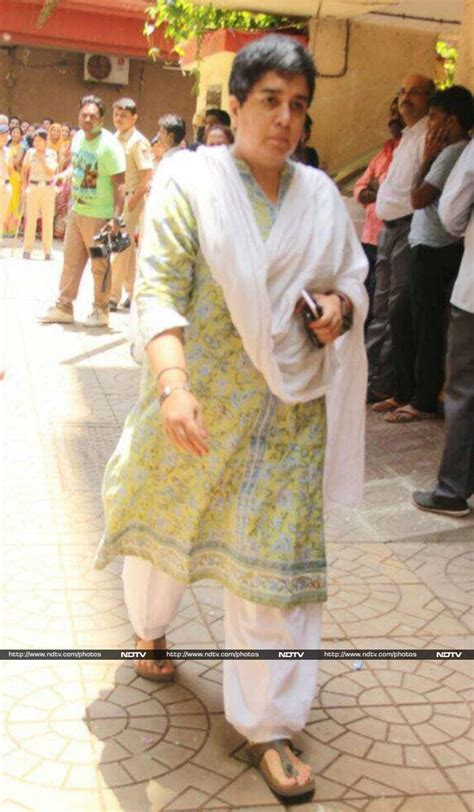 Aamir Khan, Kajol, Rishi Kapoor Bid Adieu To Reema Lagoo: Photos | रीमा ...