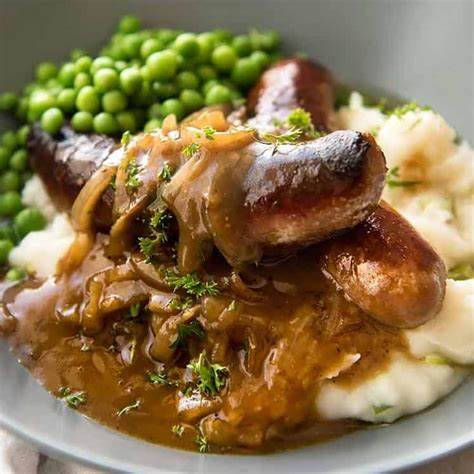 https://www.recipetineats.com/wp-content/uploads/2016/10/Bangers-and-Mash-747x747.jpg