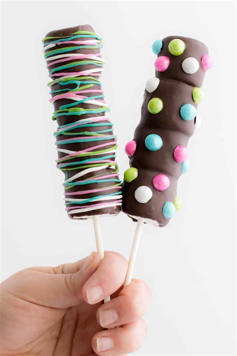 Easy DIY Marshmallow Pops | Craving Some Creativity