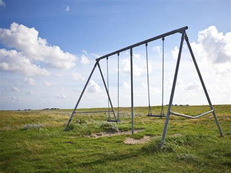 5 Earthquake Survival Tips | Work & Life