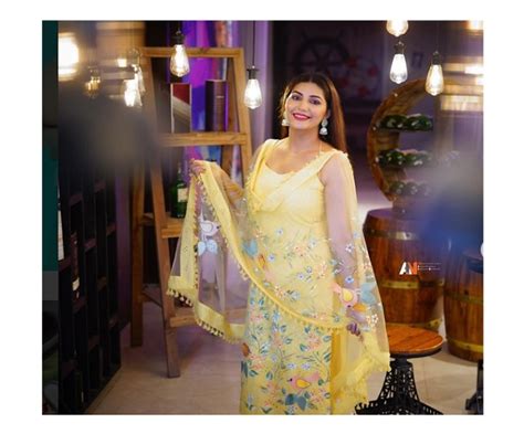 Sapna Chaudhary in legal trouble as court issues arrest warrant against ...