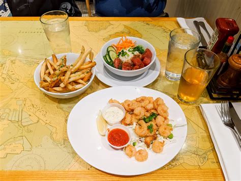 The Ultimate Guide to Priority Pass Lounges and Restaurants at SFO ...