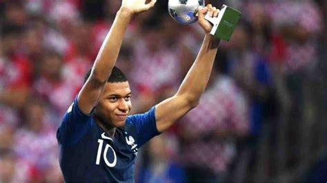 World Cup Best Young Player Trophy 的图像结果