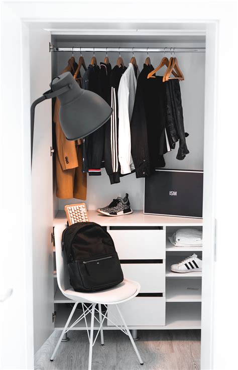 Standard Closet Shelf Height: A Comprehensive Guide - HOMIVI