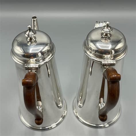 Edwardian Quality Silver Plated Coffee Pot & Hot Water Jug Set