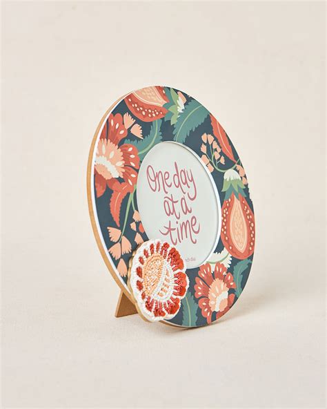 Dal Lake Botanical Photo Frame - Beadwork | Kashmir Trails