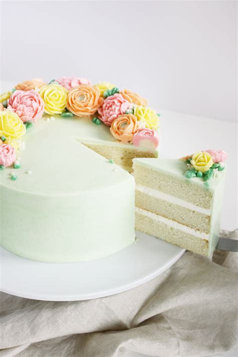 Domino® Golden Sugar White Almond Cake with Italian Meringue ...