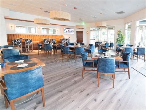 Dining - Cavalier Golf & Yacht Club