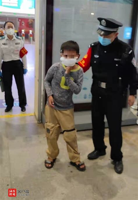 9岁男孩“走失”在车站哭闹 万宁铁警迅速帮助寻找家人