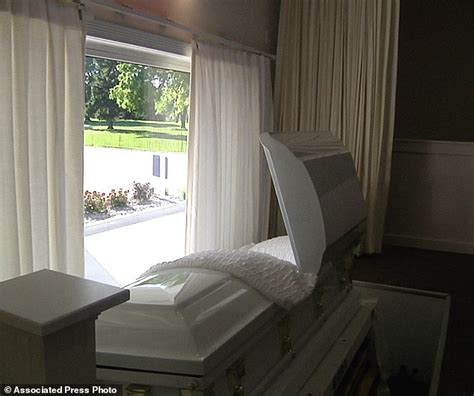 Michigan funeral home provides drive-thru option | Daily Mail Online