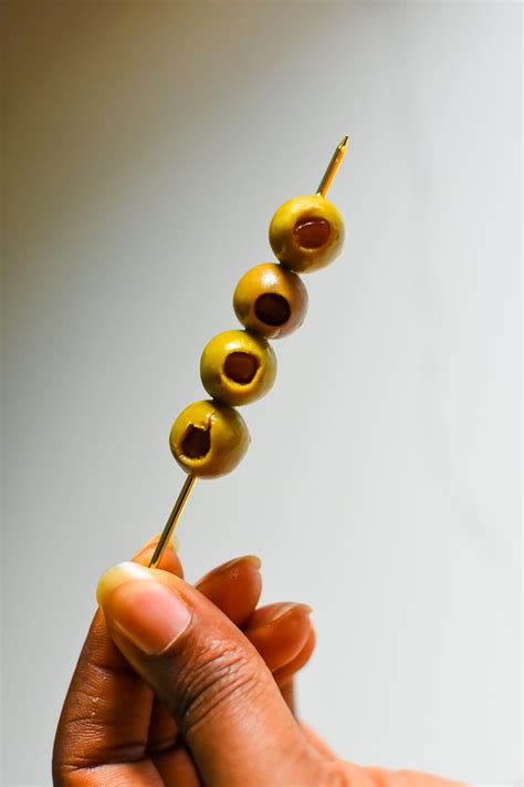 Perfect Dirty Gin Martini - Dash of Jazz