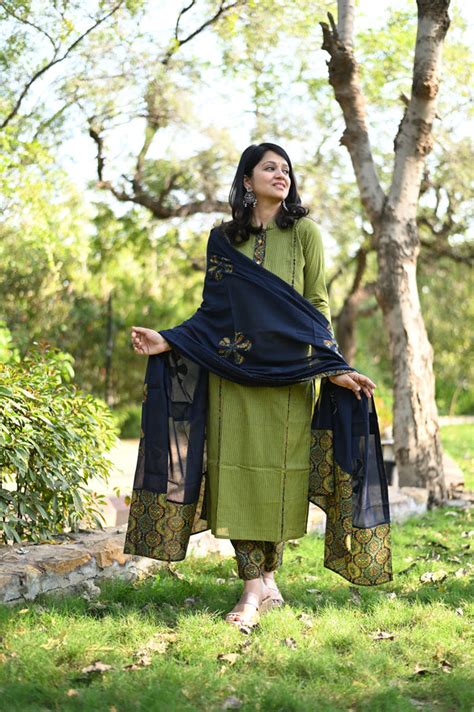 Kavya Stripe Block Applique Suit Sets – TheVanyas