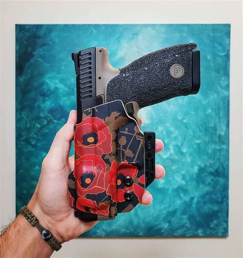 P10C with my new TXC "Aloha" Poppies of War print IWB kydex. : r/CZFirearms