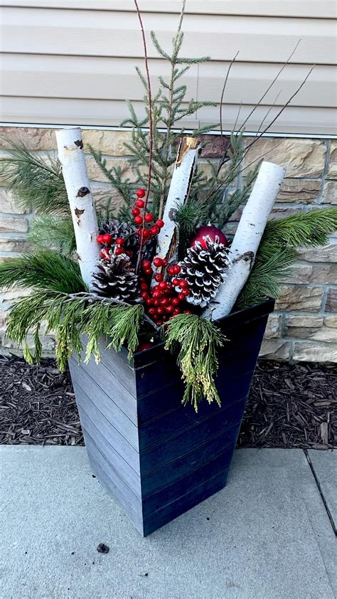 Diy outdoor christmas planter made easy – Artofit
