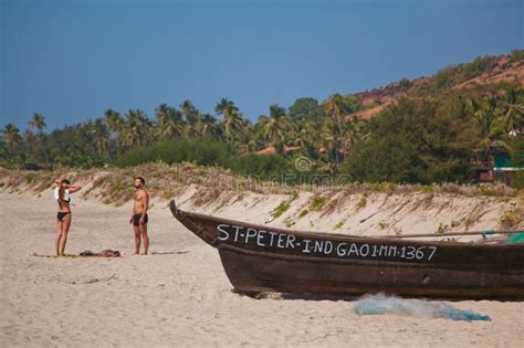 Goa Beach People 的图像结果
