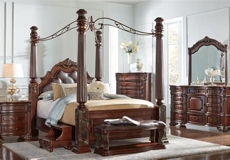 Southampton Walnut 6 Pc King Canopy Bedroom Set
