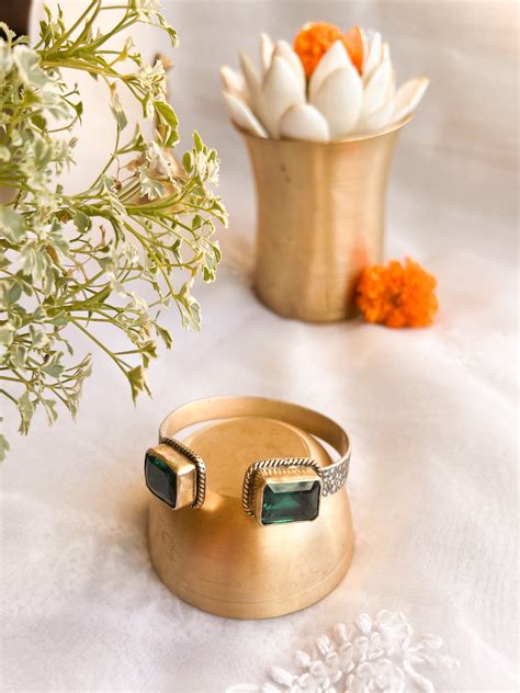 Buy Silver Vedika Kada With Emerald Green Onyx By Asmah