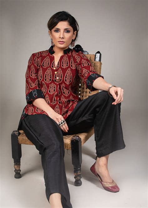 Maroon black Chinese collar roll up Ikat sleeve top – Sujatra