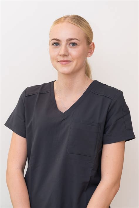 Lauren Pascoe Carbis Bay | Dentist St Ives | Dental Practice Saint Ives