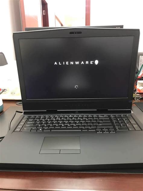 Alienware M17 Computer 的图像结果